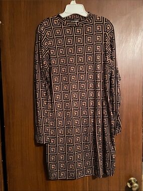 Fashion Nova Black & Pink Geometric Long Sleeve Shift Dress